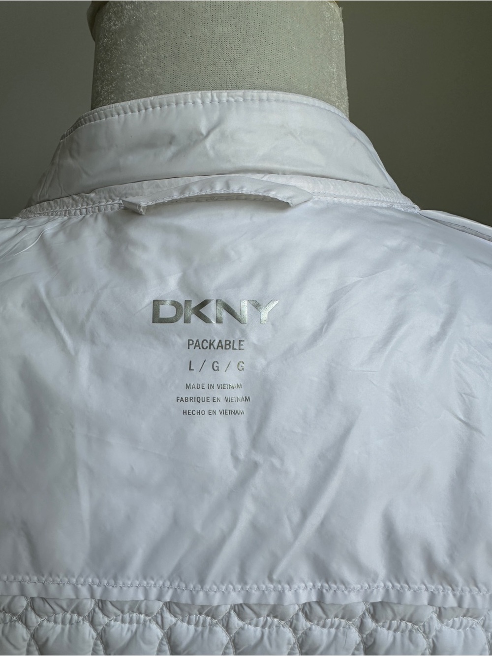 DKNY White Quilted Bomber Jacket with Logo Crossbody - Picture 4 of 12
